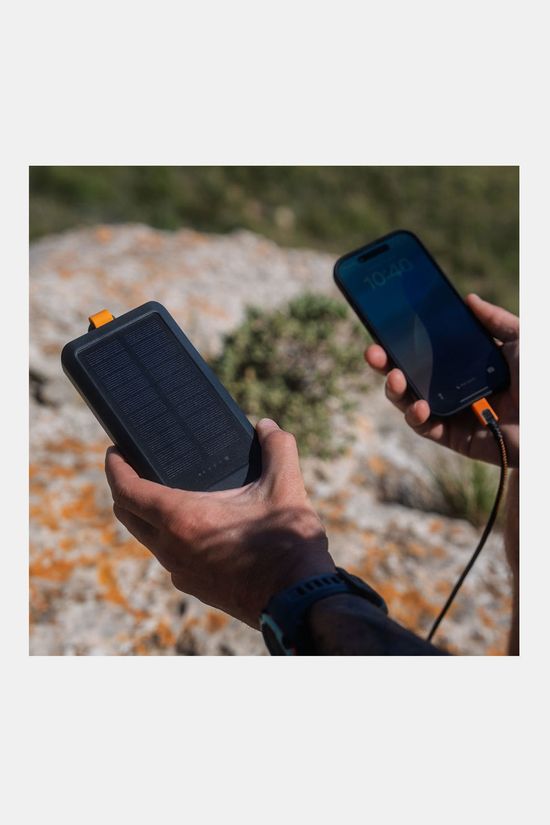 Xtorm 20W Go2 Solar Power Bank 10.000 + Light Oplader dark grey/black