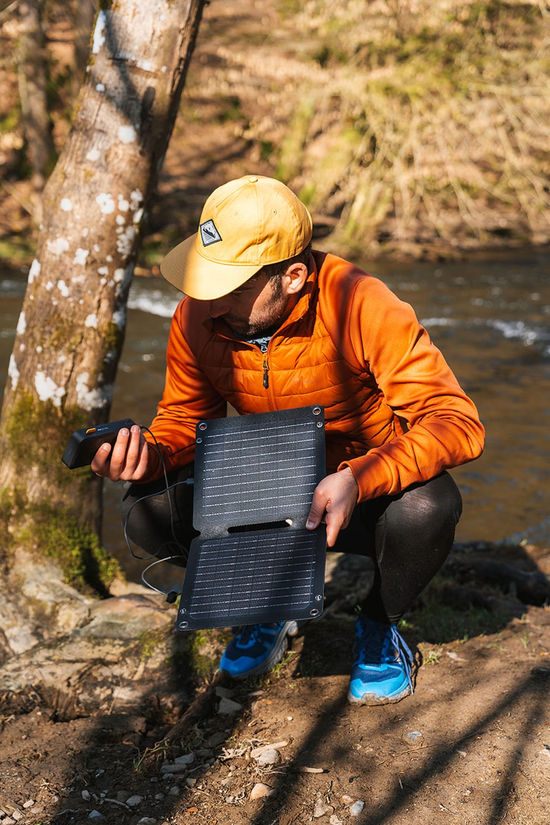 Xtorm Xtorm SolarBooster 14W - Foldable Solar Panel black