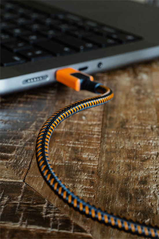 Xtorm Xtreme cable USB-C PD Ultra 240W (1,5m) black/orange