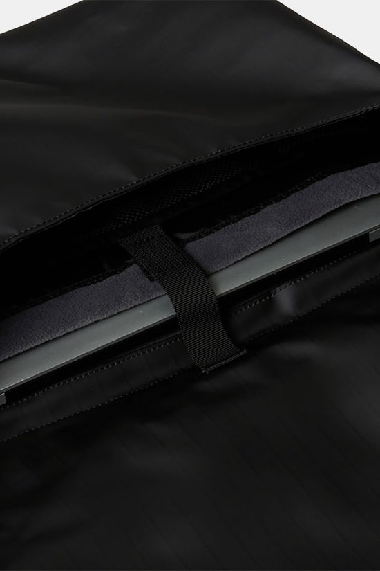 The North Face Base Camp Voyager Schoudertas Black