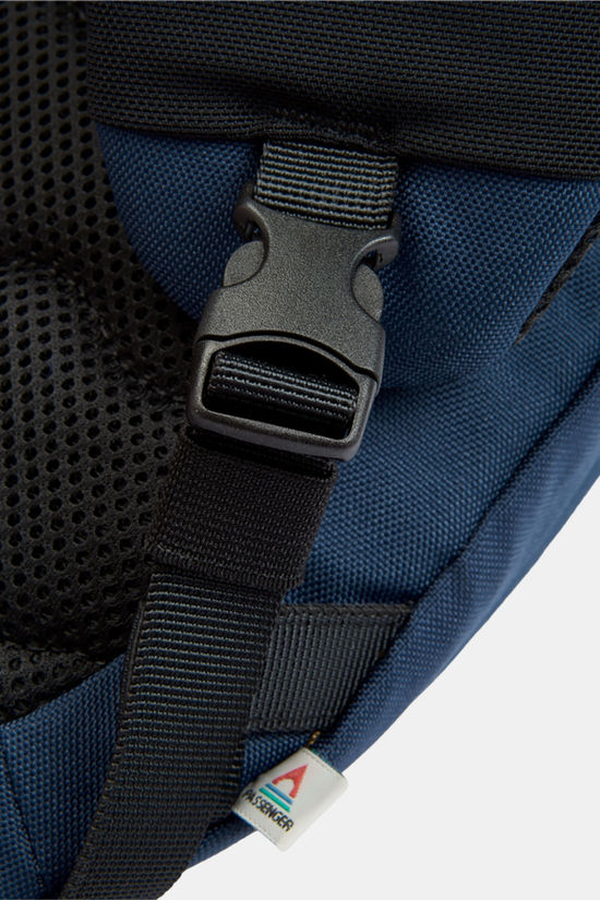 Passenger Boondocker Recycled Sling 8L Rugzak Navy Blue/Light Blue