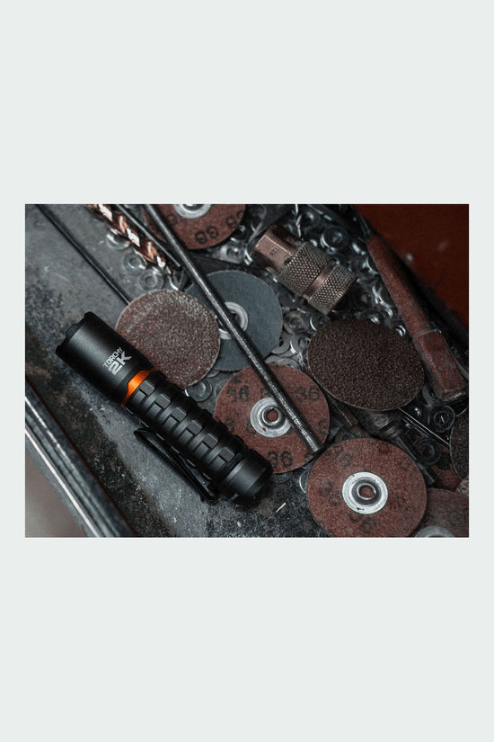 NEBO Torchy 2K Usb-C Zaklamp mid grey
